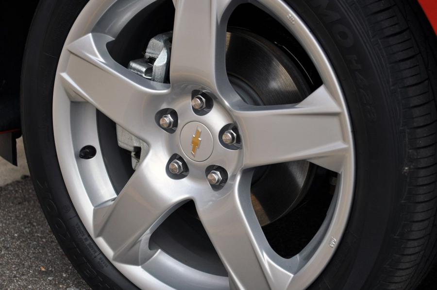  Chevrolet Sonic LTZ 2012 года  (фото 46 из 48)